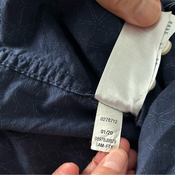 Tommy Hilfiger Men’s 100% Cotton Navy Geometric Shirt | Modern Fit Casual Style - Picture 6 of 10